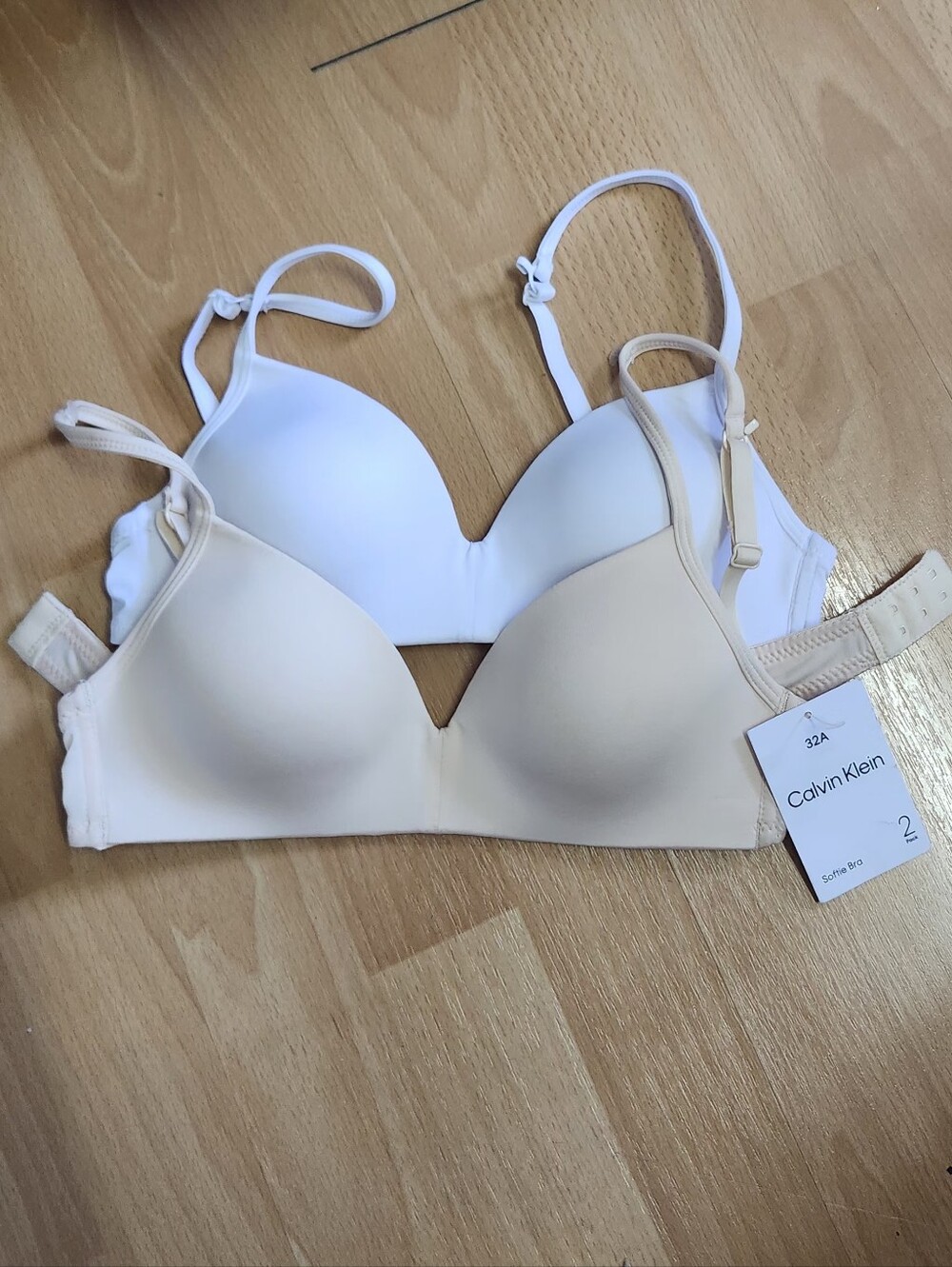 2 Pack CALVIN KLEIN Pushup Bras White And Beige 32A New With Tags